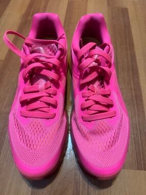 Nike Women’s Hot Pink Athletic Running Shoes